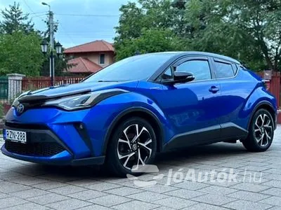 Eladó használt Toyota C-HR - 2.0 Hybrid Selection e-CVT, 5 ajtó, 0 fokozatú fokozatmentes automata váltó - magánszemélytől