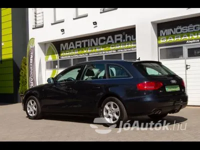 Eladó használt Audi A4 - 2.0 TDi, 5 ajtó, 6 fokozatú manuális / kézi váltó - e-TDI Attraction Moolight Blue + Full Vez Szervízkönyv +1.Tulaj +2X-s GARANCIA !