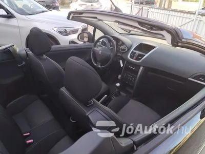 Eladó használt Peugeot 207 CC - 1.6 VTi Feline EURO5, 2 ajtó, 5 fokozatú manuális / kézi váltó