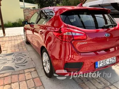 Eladó használt Kia Cee'd - 1.4 CVVT Gold, 5 ajtó, 6 fokozatú manuális / kézi váltó