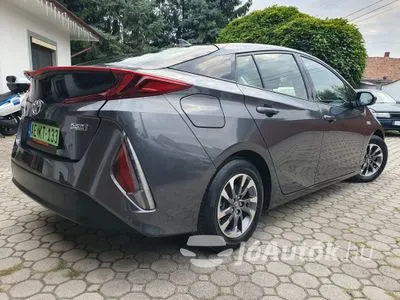 Eladó használt Toyota Prius - 1.8 PHV Executive + Solar e-CVT, 5 ajtó, 0 fokozatú fokozatmentes automata váltó - SOLARPANEL ÜLÉSFŰTÉS LED NAVI KAMERA TÁV.TEMPOMAT SÁVTARTÓ