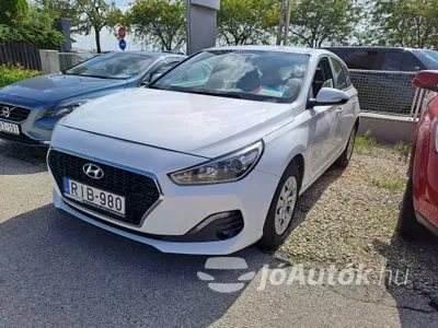 Eladó használt Hyundai i30 ([object Object]) - 1.6 CRDi MP Life, 5 ajtó, 6 fokozatú manuális / kézi váltó - MAGYAR-1 TULAJ-VEZETETT SZERVIZ-GYÁRI FÉNY-ÚJ GUMIK - Szakértőink által átvizsgálva