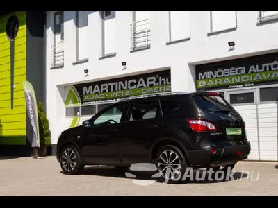 Eladó használt Nissan Qashqai+2 - 2.0 dCi i-Way 4WD Aut., 5 ajtó, 6 fokozatú automata váltó - Pearl Black Edition +Panoráma +130e. Km +Felszerelt +2X-s GARANCIA !!