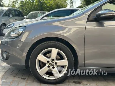 Eladó használt Volkswagen Golf VI - 1.2 TSI Start Plus, 5 ajtó, 5 fokozatú manuális / kézi váltó - Vezetett Sz.könyv/Radar/Navi/