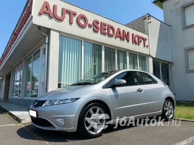 Eladó használt Honda Civic - 1.8 Sport Special Edition, 5 ajtó, 6 fokozatú manuális / kézi váltó