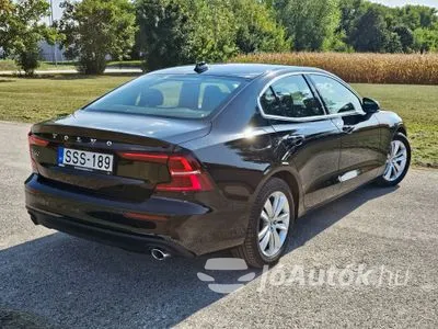 Eladó használt Volvo S60 - 2.0 [B3] MHEV Momentum Pro Gear., 4 ajtó, 8 fokozatú tiptronik váltó