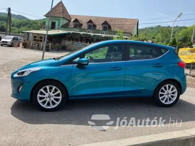 Eladó használt Ford Fiesta - Egyéb - ÚJ MODELL-1 GAZDÁS-ÜLÉSFŰTÉS-EXTRÁS!!!