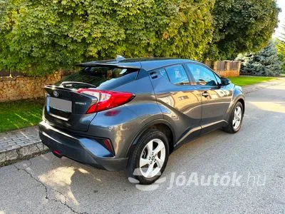 Eladó használt Toyota C-HR - Toyota C-HR 1.8 Hybrid Comfort Business e- CVT - Sérülésmentes , Megkímélt, 90.700 Km. !!!!!!!!