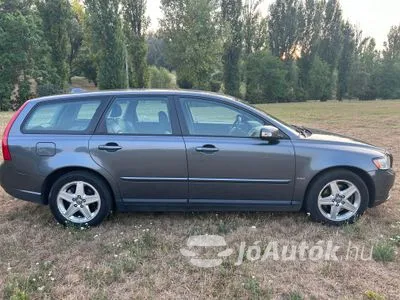 Eladó használt Volvo V50 - 2.0 D Kinetic, 5 ajtó, 6 fokozatú manuális / kézi váltó