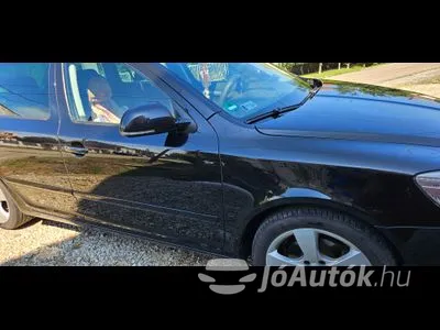 OCTAVIA 20-CR-TDI-DPF-RS-EU5-5-AJTO-6-FOKOZATU-MANUALIS-KEZI-VALTO