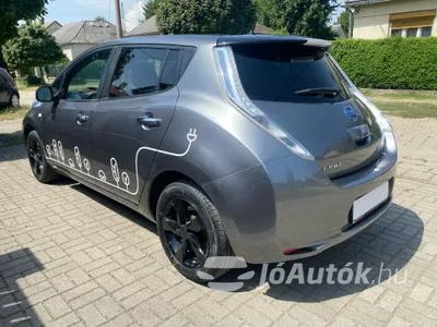 Eladó használt Nissan Leaf - Black 30 kWh Aut., 5 ajtó, 0 fokozatú fokozatmentes automata váltó - Szakértőink által átvizsgálva