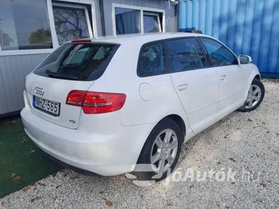 Eladó használt Audi A3 - 1.6 TDI e Attraction DPF, 5 ajtó, 5 fokozatú manuális / kézi váltó