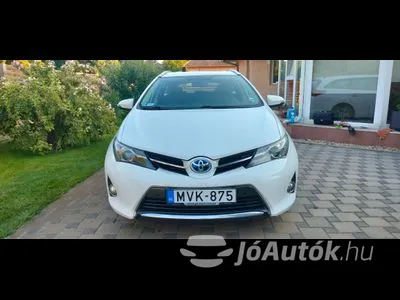 TOYOTA AURIS-TOURING-SPORTS