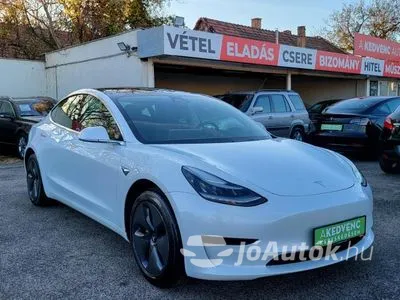 Eladó Tesla Model 3