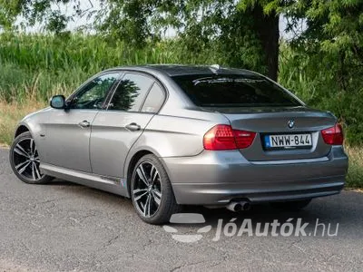 Eladó használt BMW 325 - 325i xDrive Aut., 4 ajtó, 6 fokozatú tiptronik váltó